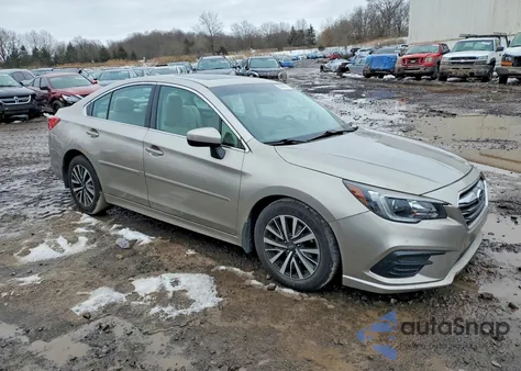 2018 Subaru Legacy 2.5I Premium z USA, uszkodzony, nr VIN 4S3BNAD65J3007895